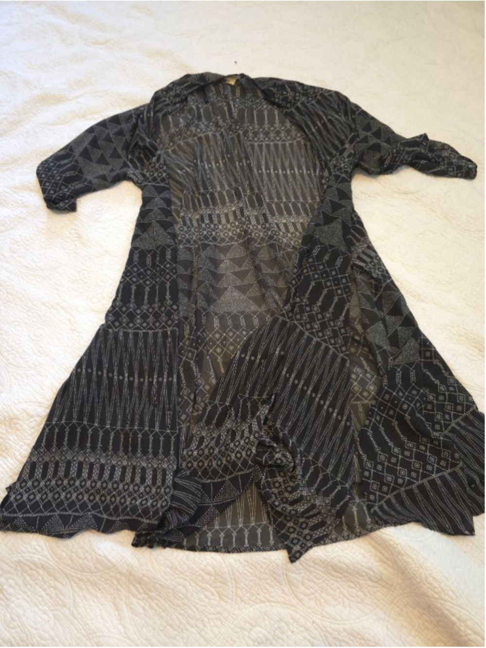 NWOT H&M Charcoal Gray & White Sheer Patterned Long Flowing Kimono Size L Resort